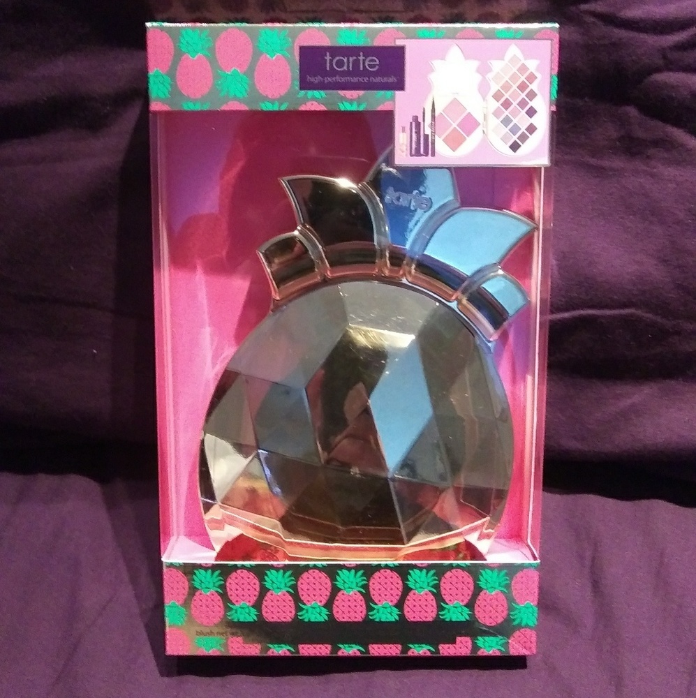 Tarte Collectors Set Eyeshadow & More - Picture 2 of 2